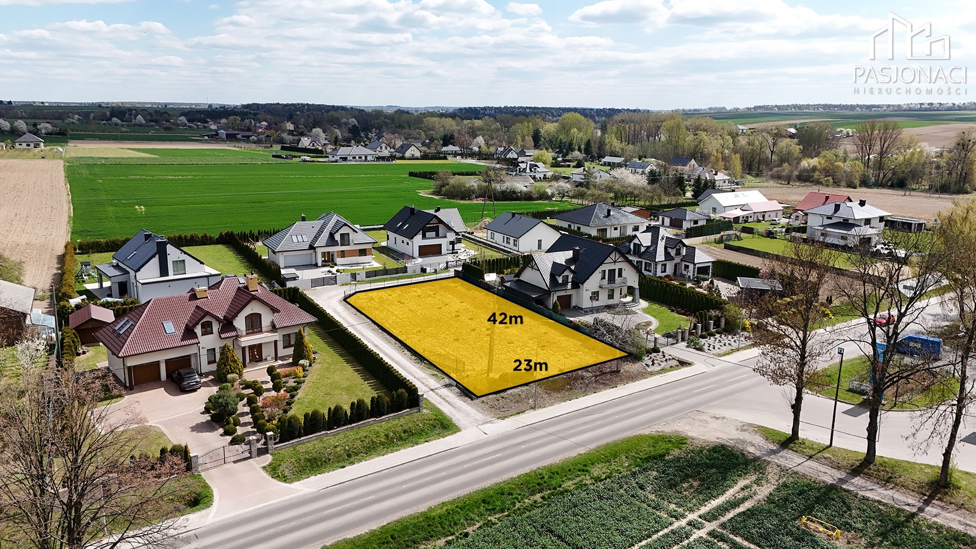 Działka na sprzedaż