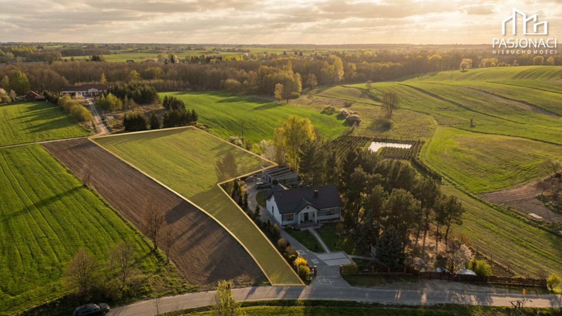 Działka na sprzedaż